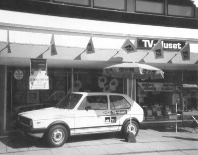 3c1_Bil foran TV-Huset Vo 1979